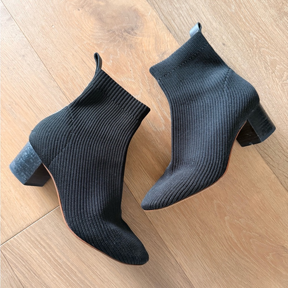 Everlane Black Knitted Ankle Boots. Size 6